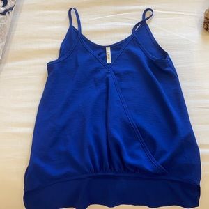 Cute blue top!!